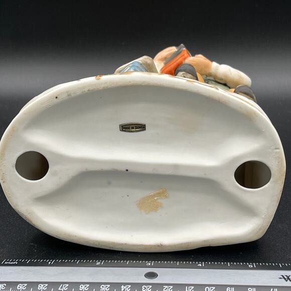 Vintage Ardco Porcelain Librarian Figurine (made in Taiwan) - Picture 13 of 13